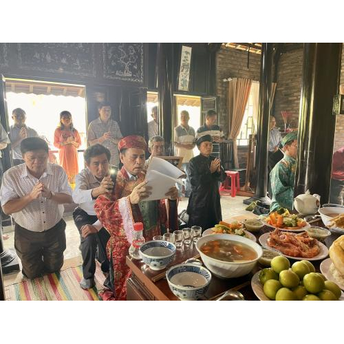 2. Lễ Cúng Rằm Tháng Bảy – Dâng Hương Tại Nhà Thờ Họ Hồ