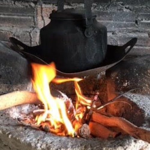 Nòng Lót Nồi: Vòng Tròn Nhỏ Bé "Chở" Cả Bầu Trời Ký Ức Bếp Miền Tây Xưa