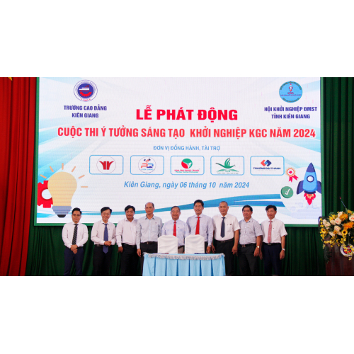 Ký kết thoả thuận giữa nhà trường và doanh nghiệp