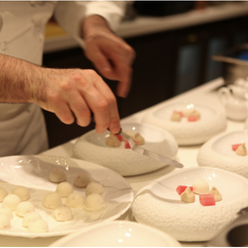 Sức Mạnh Của Tư Duy Thiết Kế Trong Ngành Khách Sạn: Các Chiến Lược Để Tạo Ra Những Trải Nghiệm Đáng Nhớ Cho Khách