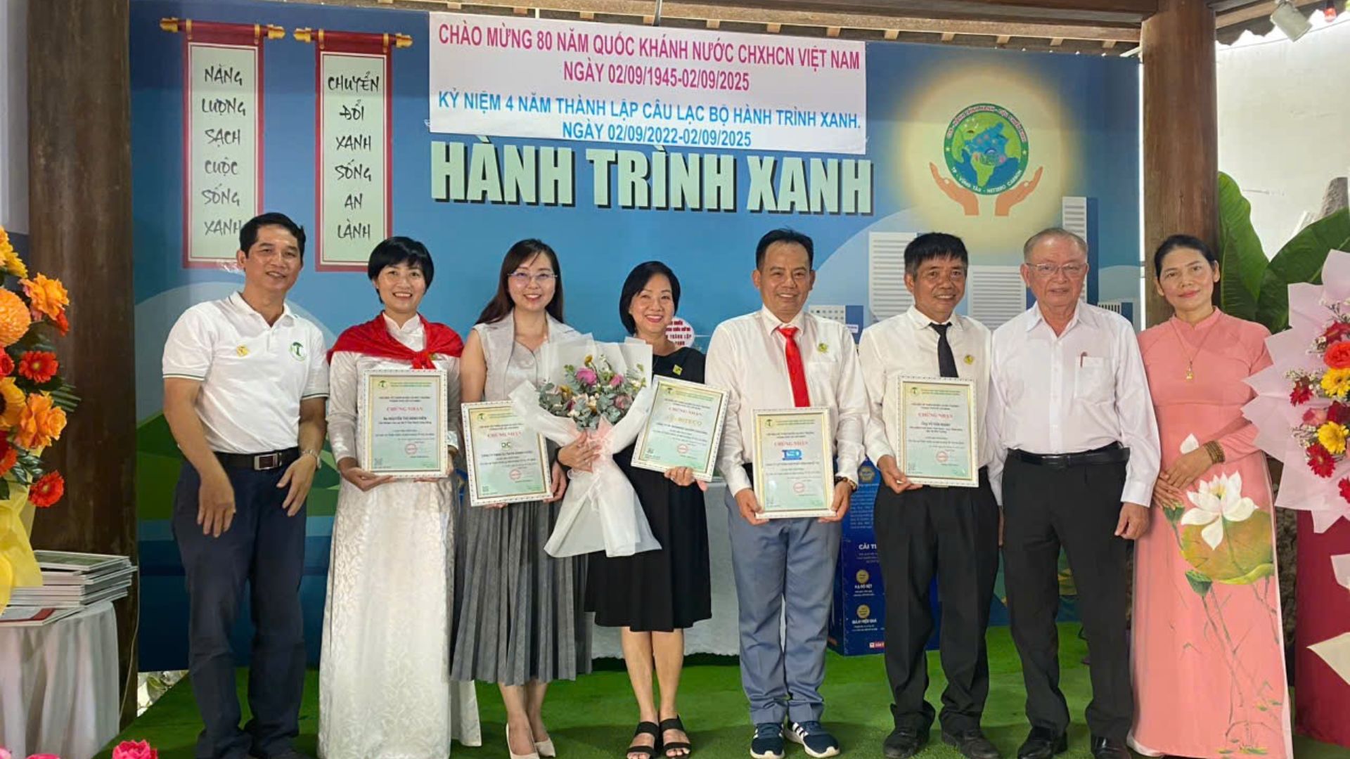 Đại diện TSD vinh dự nhận chứng nhận hội viên