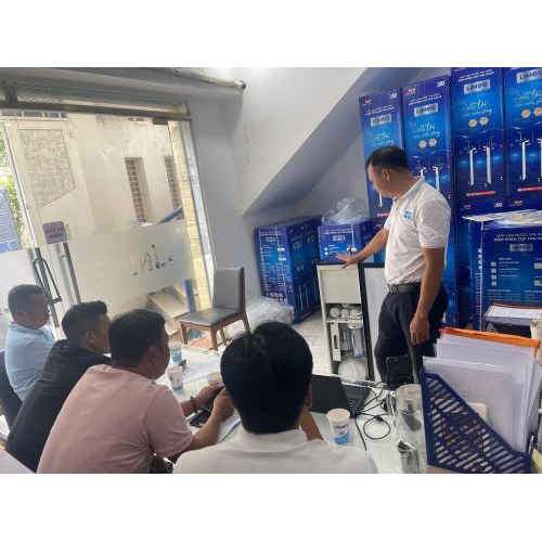 Không khí học tập nghiêm túc và tràn đầy năng lượng