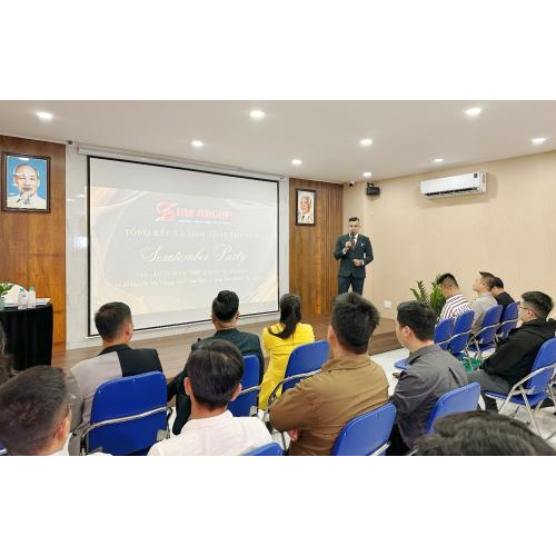 Ban lãnh đạo tổng kết kết quả hoạt động