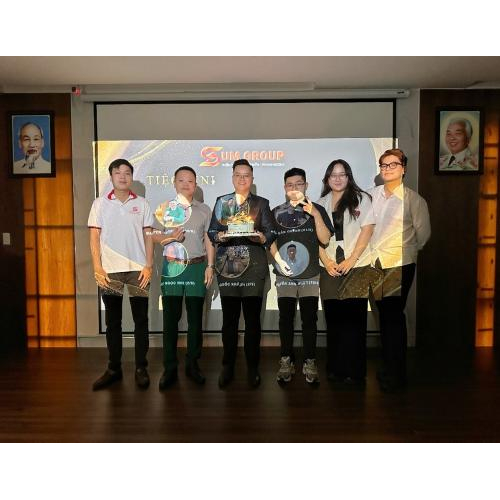 Khoảnh khắc sinh nhật ấm áp