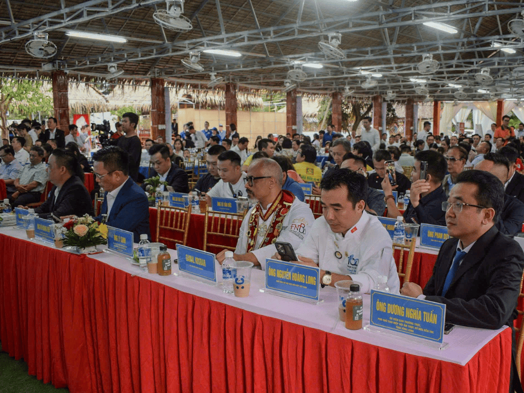 Sự hiện diện của các lãnh đạo, khách mời