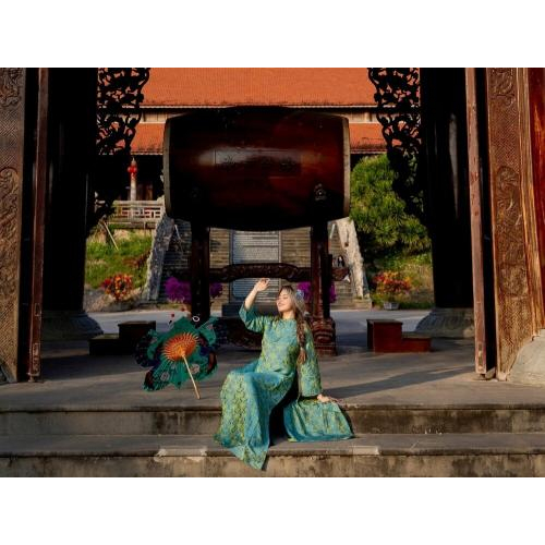 Sống chậm để "thương" bản sắc dân tộc