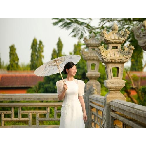 Hóa thân thành nàng "thơ" trong từng khung hình