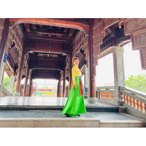 Hóa thân thành nàng "thơ" trong từng khung hình