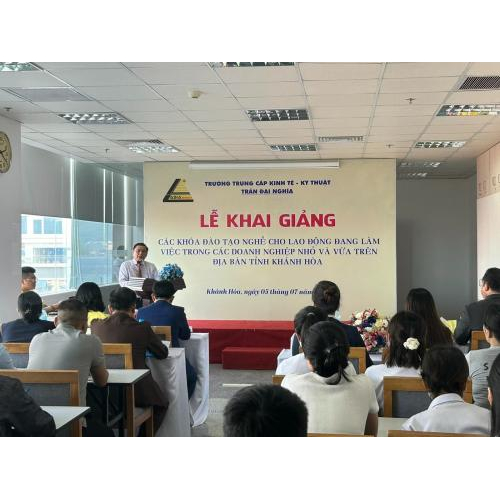 Khai Giảng Lớp Đào Tạo Cho Lao Động Đang Làm Việc Nhỏ Và Vừa