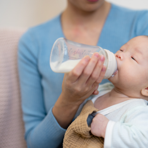 Vì Sao Sữa Bột Là Giải Pháp Tốt Khi Mẹ Ít Sữa
