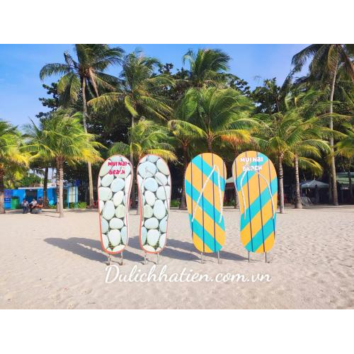 Giáng Sinh Trên Biển Xanh - Check-in Cây Thông Mũi Nai