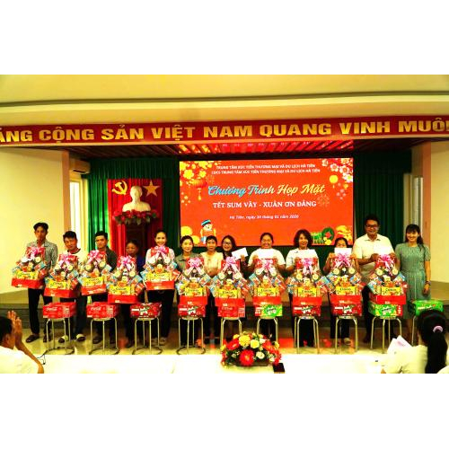 Trung Tâm Xúc Tiến Thương Mại Và Du Lịch Hà Tiên Tổ Chức Họp Mặt “Tết Sum Vầy - Xuân Ơn Đảng” Năm 2026